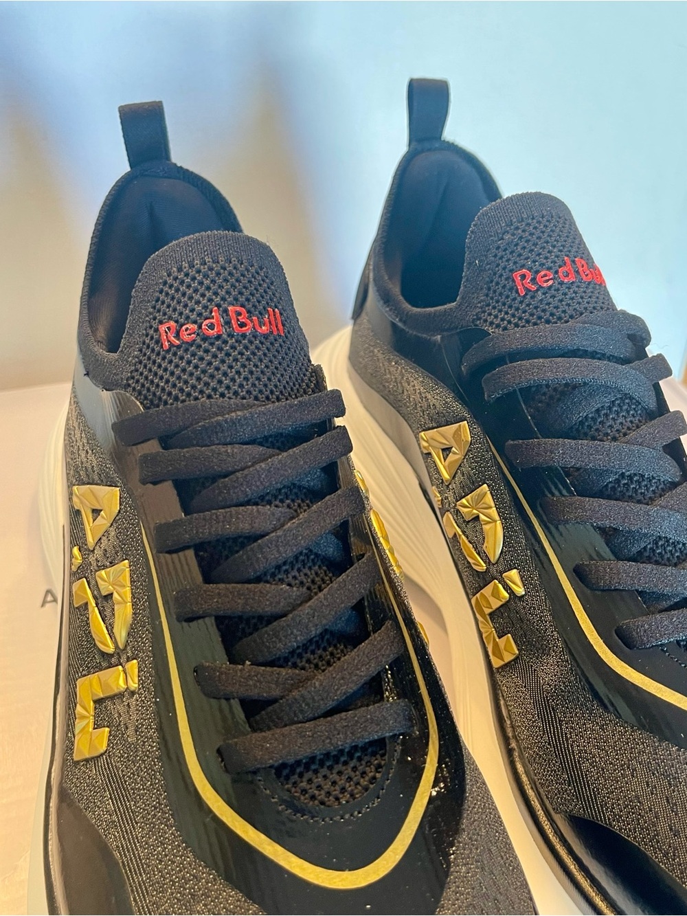 NIB APL LIMITED EDITION PODIUM ORACLE REDBULL RACING TECHLOOM DREAM  BLK/RED/24K - Picture 12 of 17